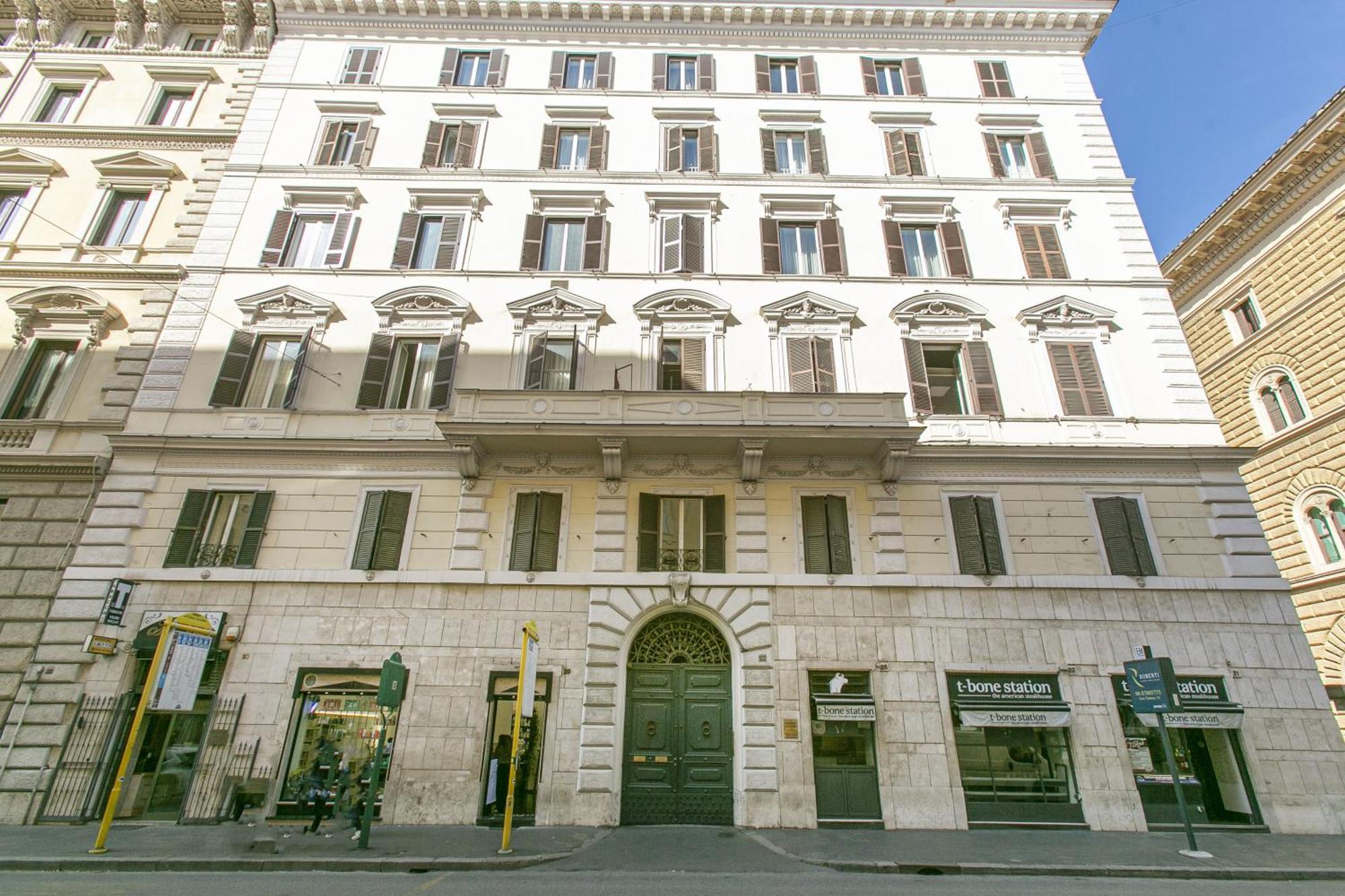 Attico Nel Cuore Di Roma Con Box Privato Per Auto Eksteriør billede
